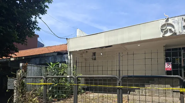 ---
Polisi Rencanakan Ekshumasi Jenazah Sutrimo

---