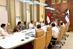 Prabowo Rapat dengan Menteri Usai Kunjungan ke Eropa, Bahas Isu Strategis Energi dan Pendidikan