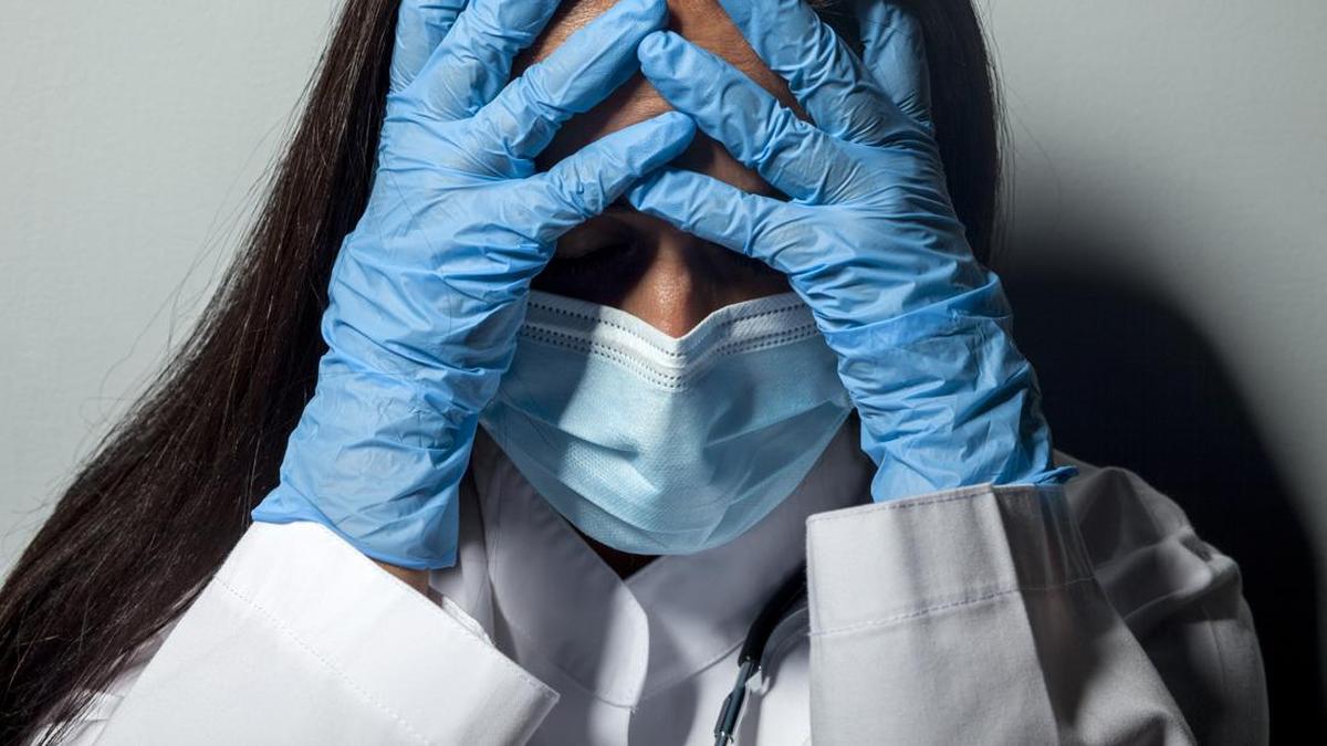 ---
Kehilangan Empati Dokter dan Tenaga Kesehatan Akibat Burnout

---