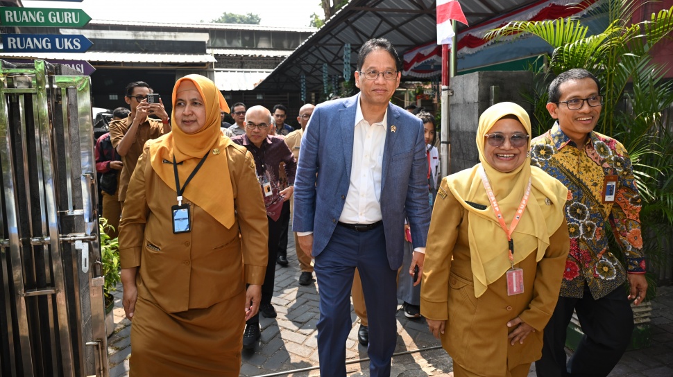Menteri Keuangan Rencanakan Penambahan Layar Digital di Setiap Kelas Sekolah
