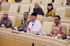 Raker Komisi II DPR, Menteri Nusron Paparkan Capaian Kinerja Kementerian ATR/BPN