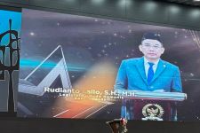 Rudianto Lallo dari NasDem Menerima Penghargaan KWP sebagai Legislator yang Penuh Empati dan Responsif