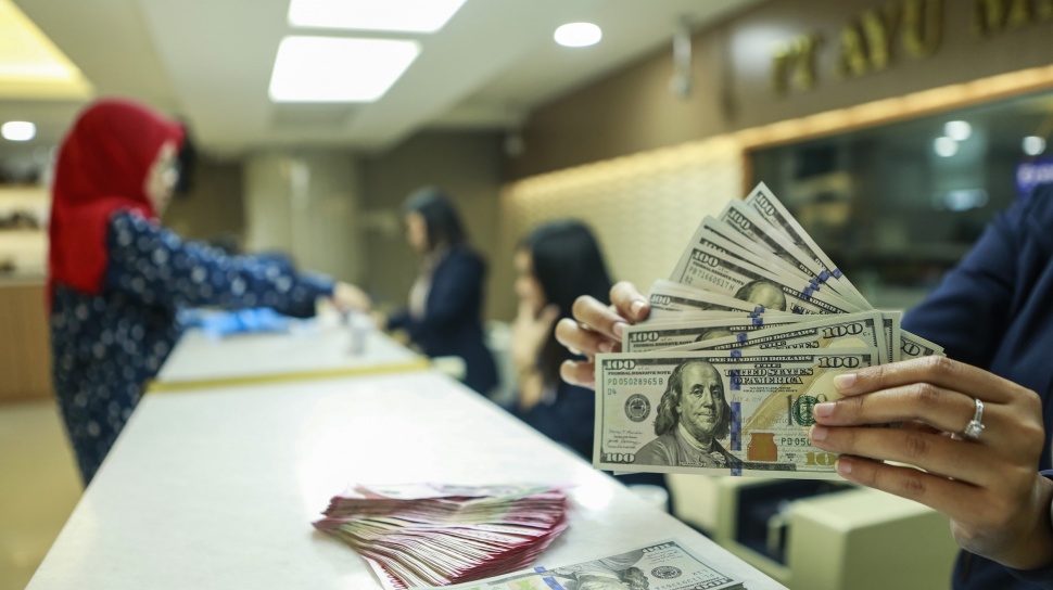 ---
Rupiah Terus Melemah Akibat Penurunan Surplus Perdagangan

---