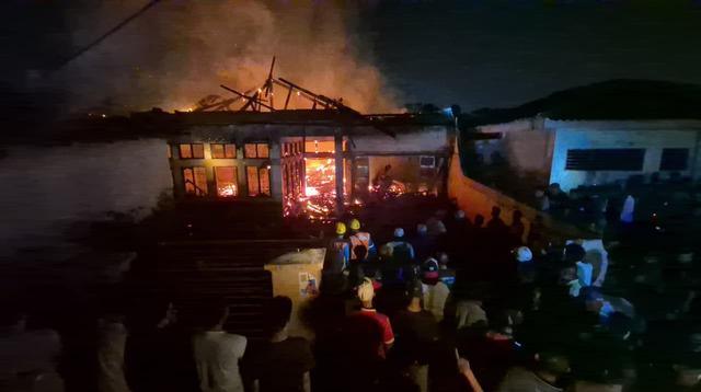 Kebakaran di Rumah Penyimpanan Kardus Menggugah Solidaritas Warga Depok