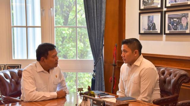 Pertemuan Seskab Teddy dan Kepala BIN: Fakta Menarik di Balik Diskusi Penting