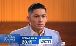 ---
Sinopsis Episode 24 Turun Ranjang: Albi Resmi Menggugat Wira, Natha Mempengaruhi Naza

---