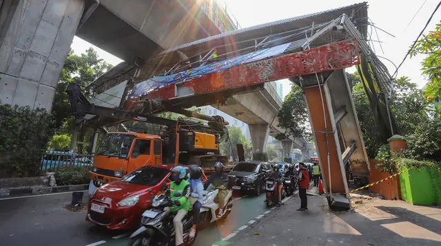 Pengemudi Truk yang Menabrak JPO Tendean Ditangkap Polisi