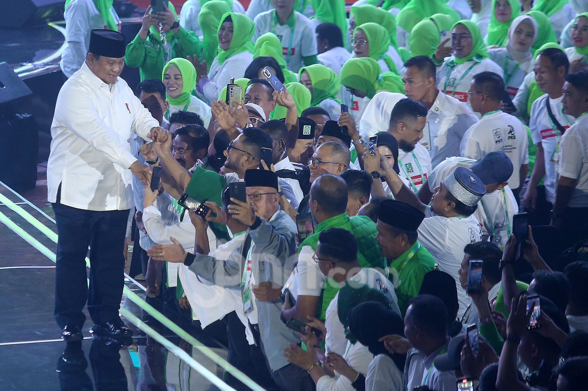 Prabowo Memimpin Elektabilitas, Namun Ancaman dari KDM dan Anies Masih Mengintai