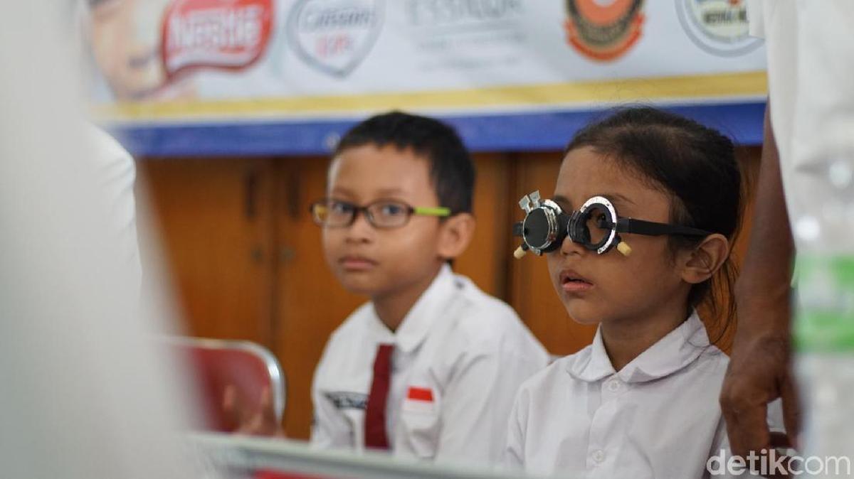 Tahun Ajaran Baru: Waspadai Risiko Miopia pada Anak Akibat Jadwal Sekolah yang Padat
