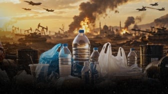 Kelangkaan Plastik Melanda BUMN dan Pedagang Kecil