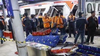 ---
Korban Tewas Tabrakan KA Bromo Anggrek dan KRL Meningkat Menjadi 14 Orang

---