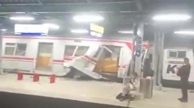 Kecelakaan Kereta di Stasiun Bekasi Timur: Lima Korban Meninggal, Tiga Terjebak
