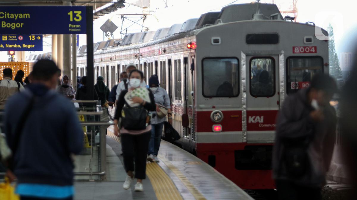Gangguan Listrik Aliran Atas Mengganggu Operasional KRL Green Line