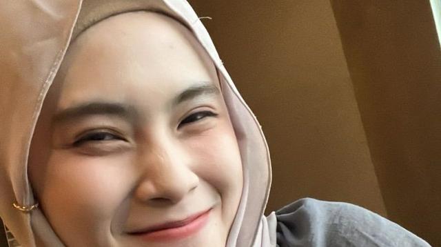 ---
Vica Hilang Saat Kecelakaan Kereta di Bekasi, Keluarga Dalam Penantian Cemas

---
